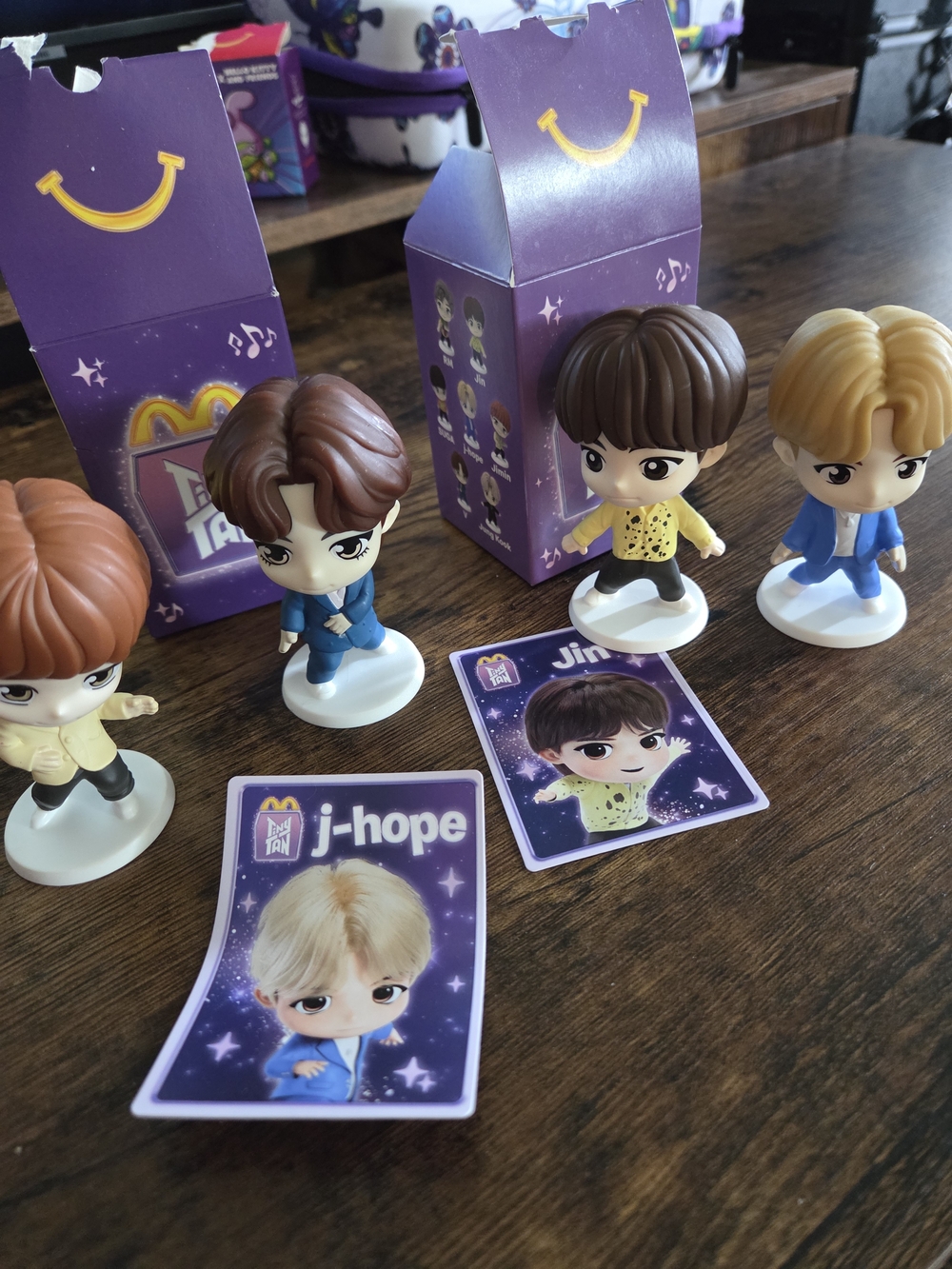 McDonald’s TinyTAN BTS Happy Meal Figures Lot 4 Pc Jin j-hope Jimin V Cards